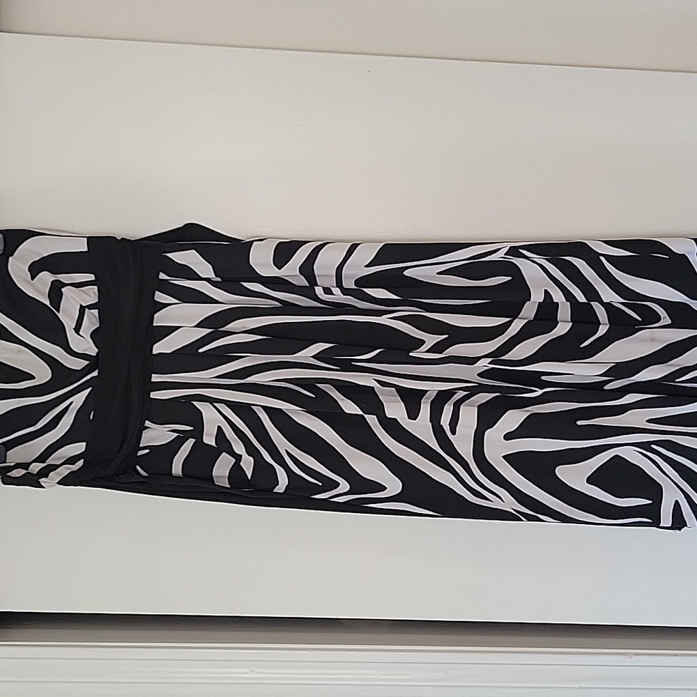 Strapless zebra print maxi 👗 dress - Picture 3 of 3